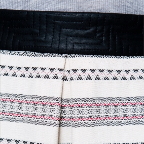 Zara Tapestry Mini Skirt with Jacquard Waistband - Picture 3 of 6